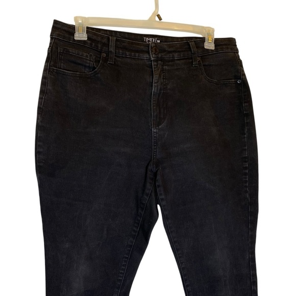 Time & Tru High Rise Skinny Curvy Women's plus size 18 Dark Wash Black Denim - Picture 2 of 5